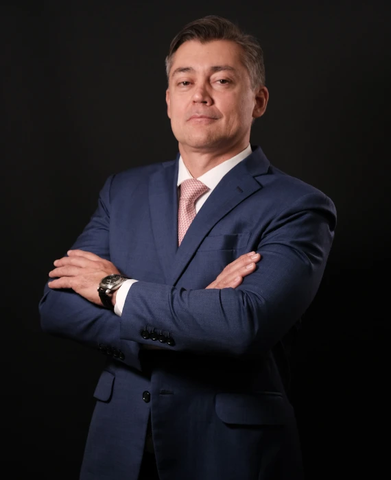 Retrato profissional do Dr. Bruno Garcia