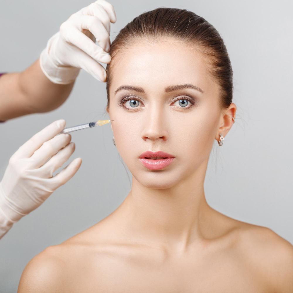 Procedimento estetico facial em contexto clinico