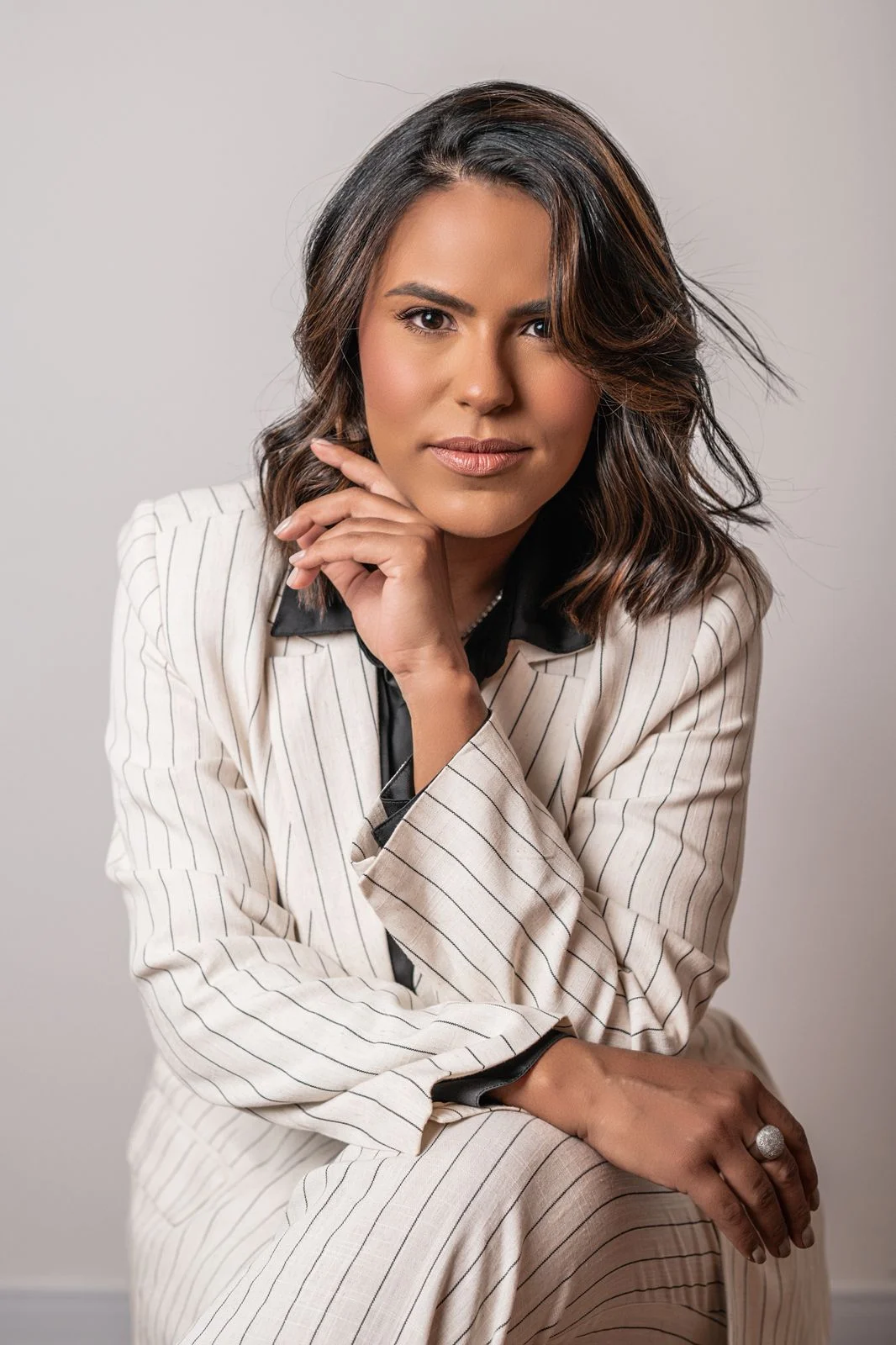Retrato profissional de Caroline Almeida