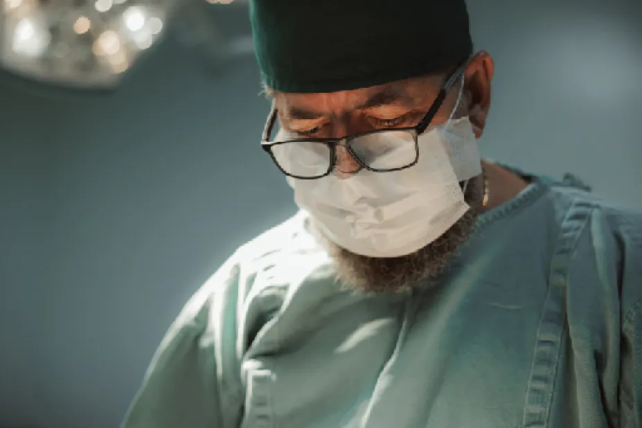 Dr. Luciano Schütz