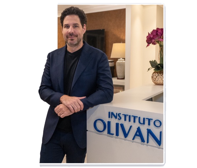 Dr Marcelo Olivan em sua clinica